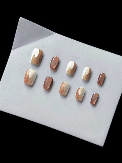 Künstlerisches Press-On-Nagelset mit glänzendem Finish