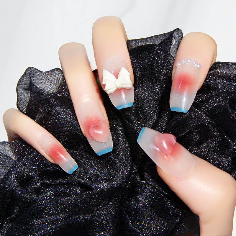 Elegante Nagelkunst mit Glanzfinish Brehn