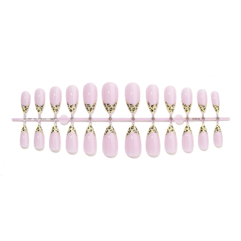 Kunstnagelset mit leopardem Muster Brehn