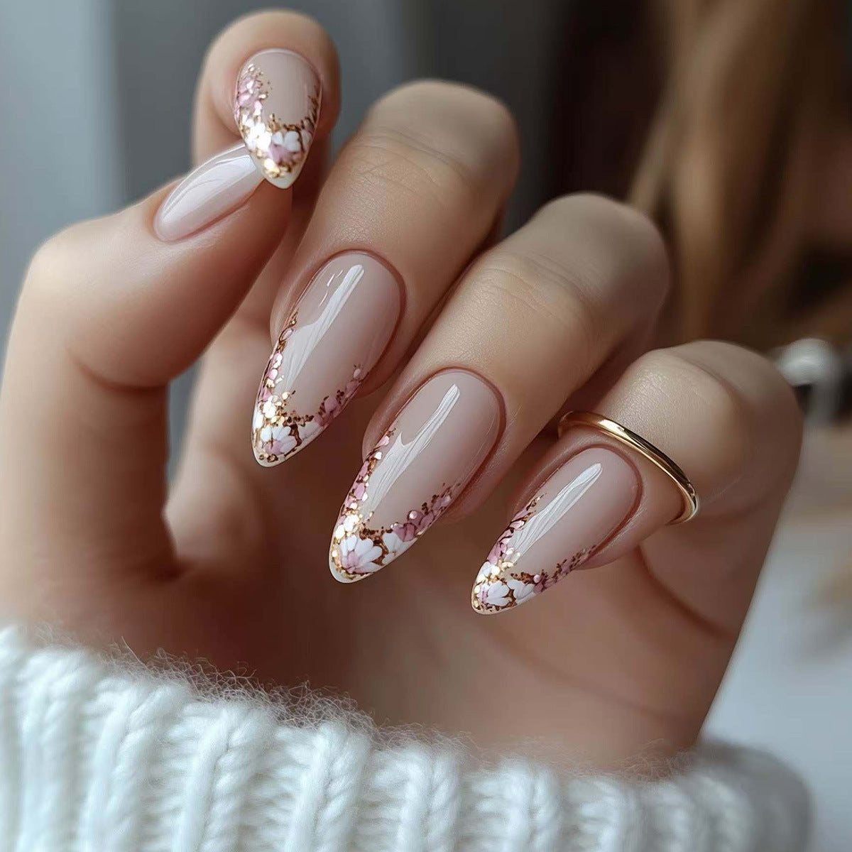 Blumenverzierte Stiletto Press-On Nägel Brehn