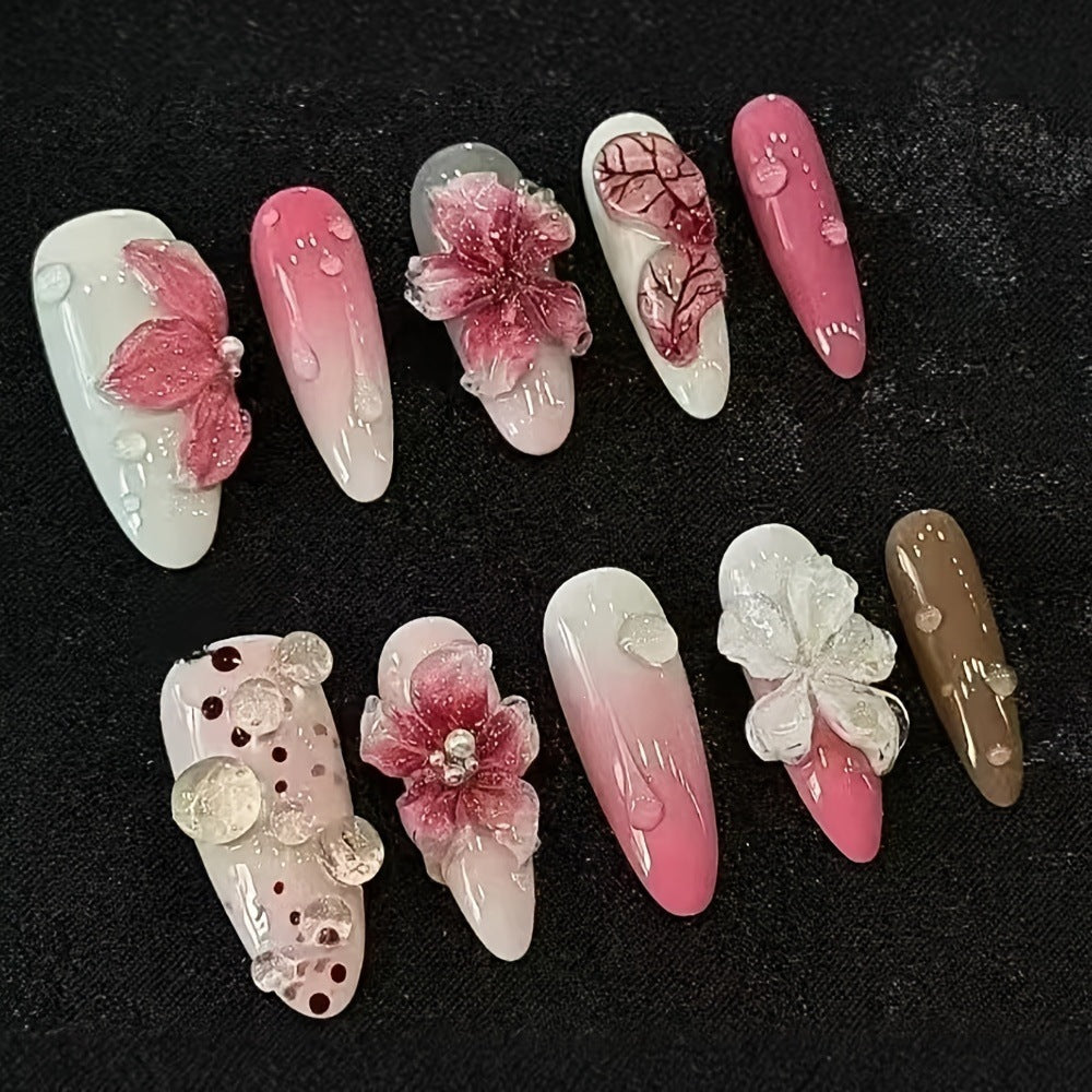 Kunstvoller Nagelspitzen Set mit Blattakzenten Brehn