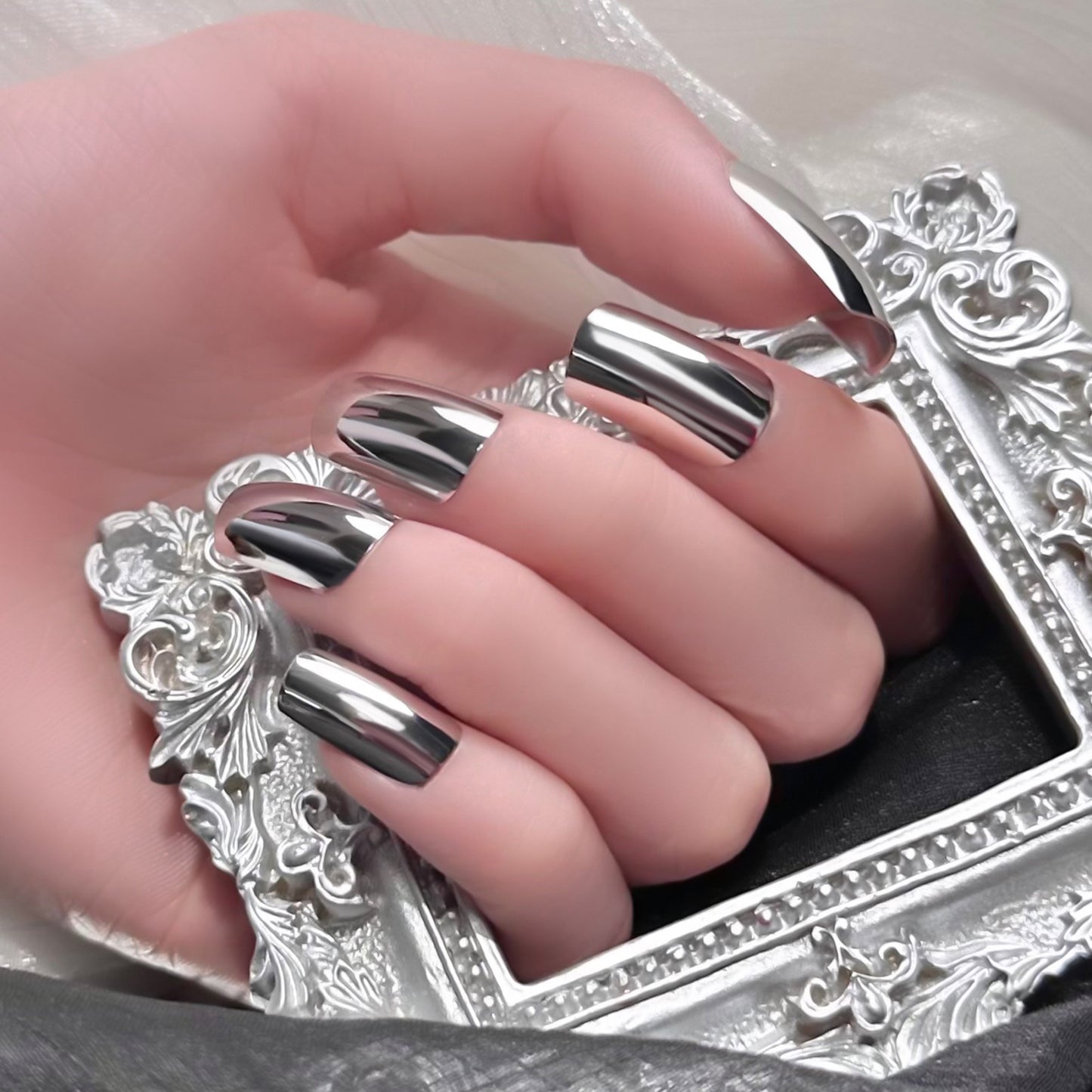Chrome Finish Press-On Nails Brehn