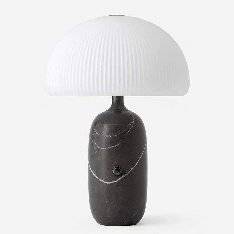 Elegante Marmorbasis Tischlampe