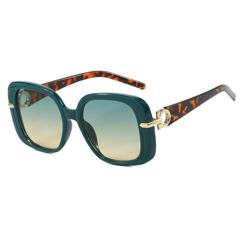 Damen quadratische Sonnenbrille mit luxuriösem Metallakzent Brehn