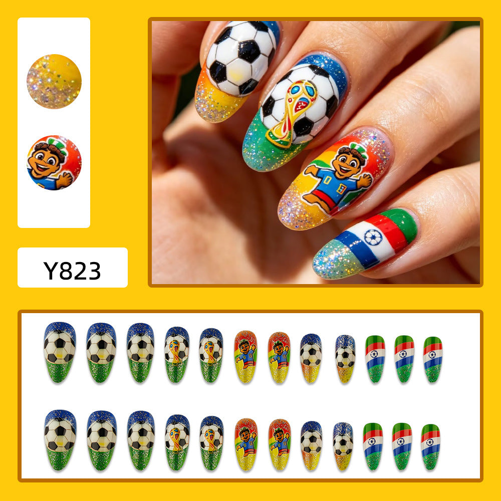 Kunstnägel mit Fußball-Motiv und Glitzerakzenten Brehn