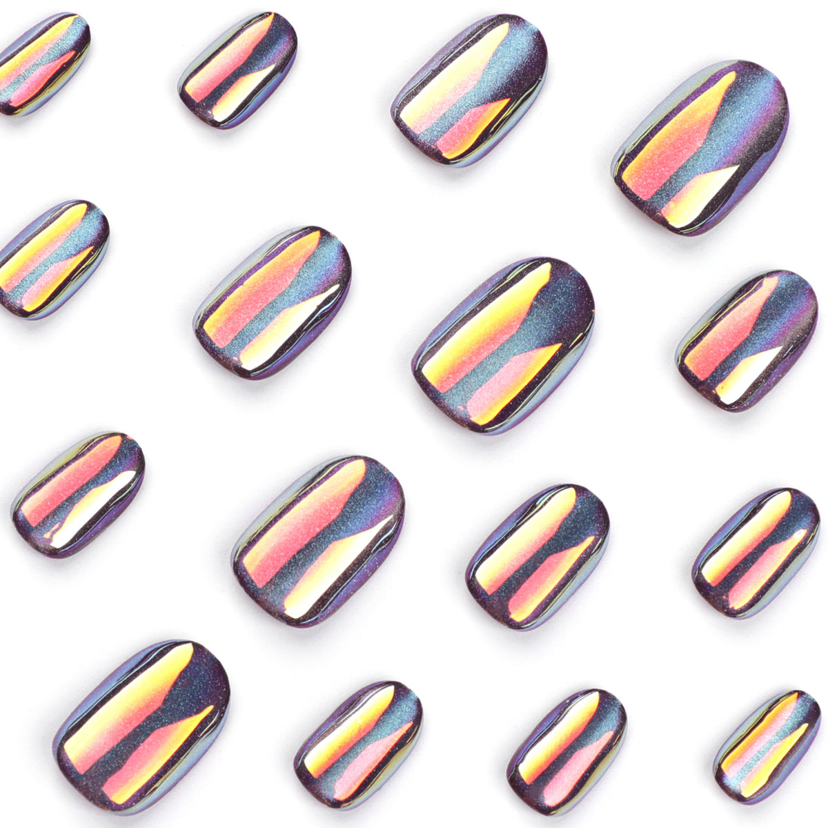 Kunstvolle Nagelkunst mit schimmerndem Finish Brehn