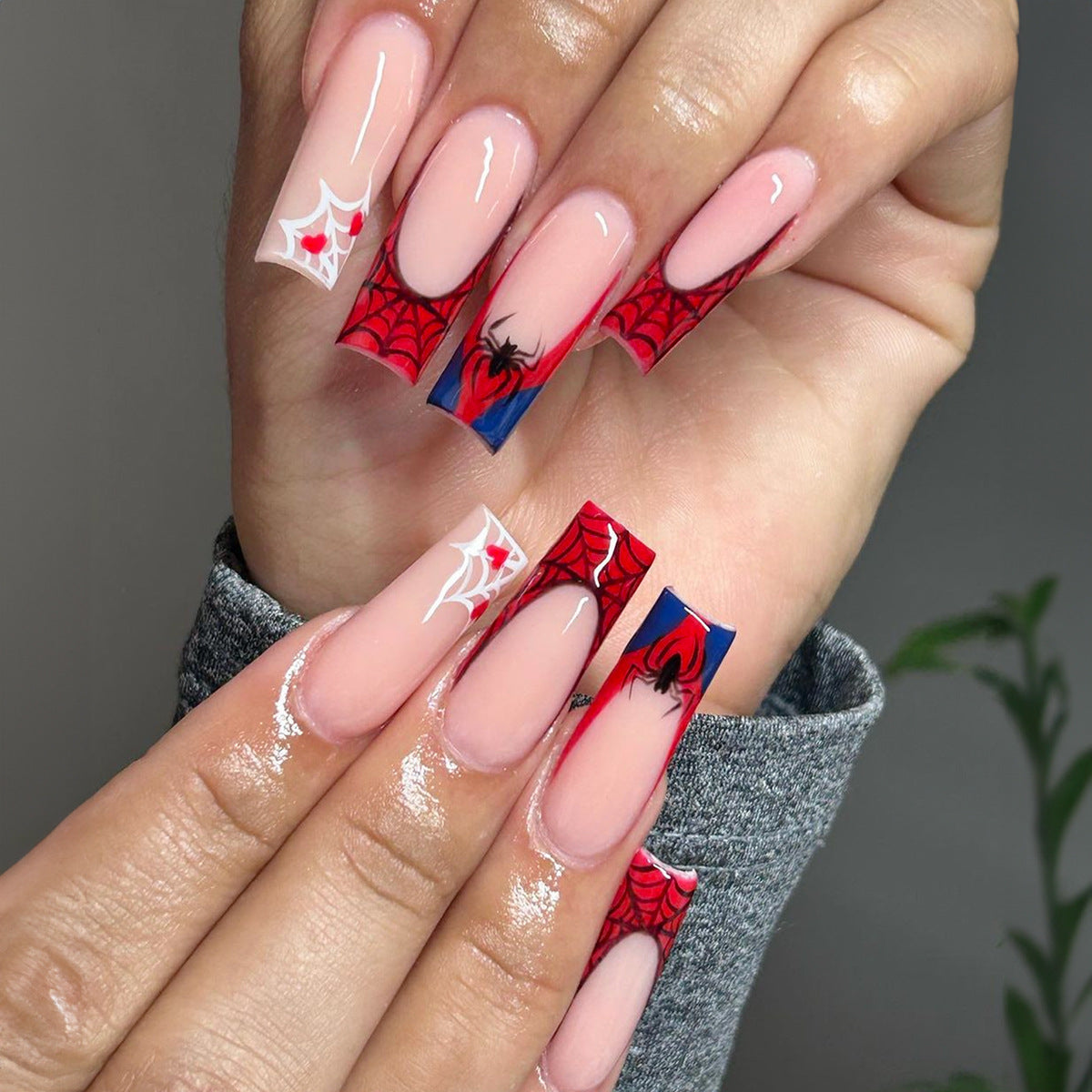Spider-Man inspirierte 3D-Nagelkunstverlängerungen Brehn