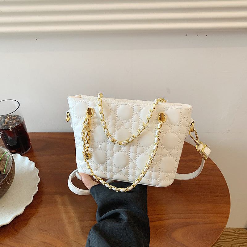 Gepolsterte Kettenhenkel-Handtasche