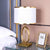 Elegante moderne Tischlampe