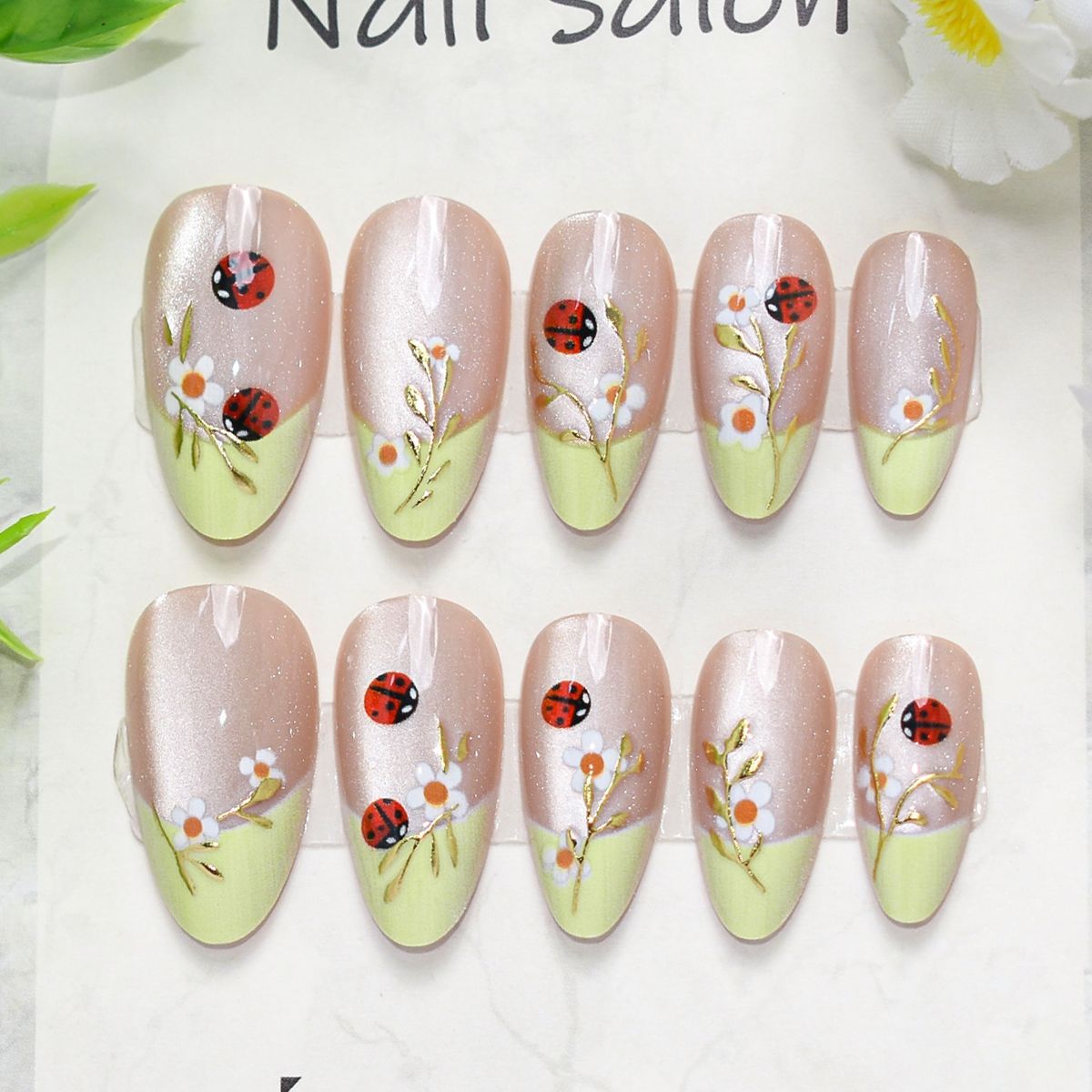 Künstlerisches Press-On-Nagelset mit Kirschblütenmuster Brehn