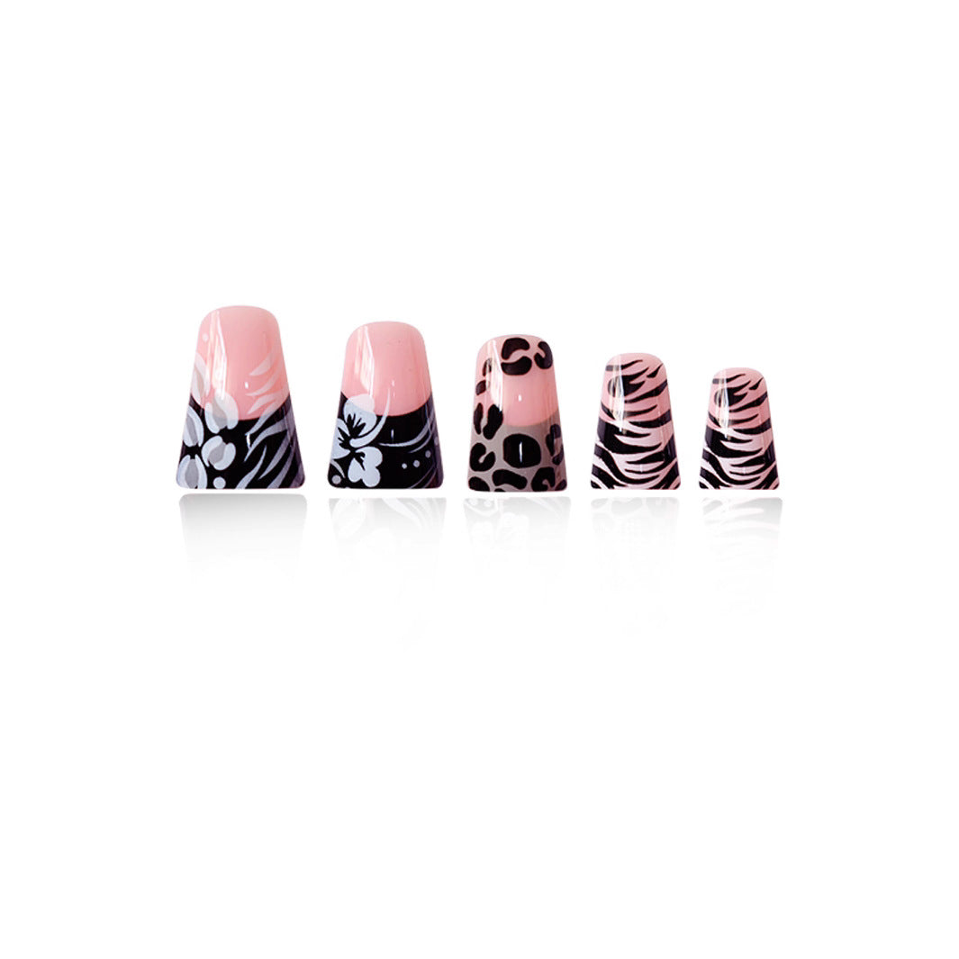 Künstlerische 3D-Blumen Press-On Nagelverlängerungen Brehn