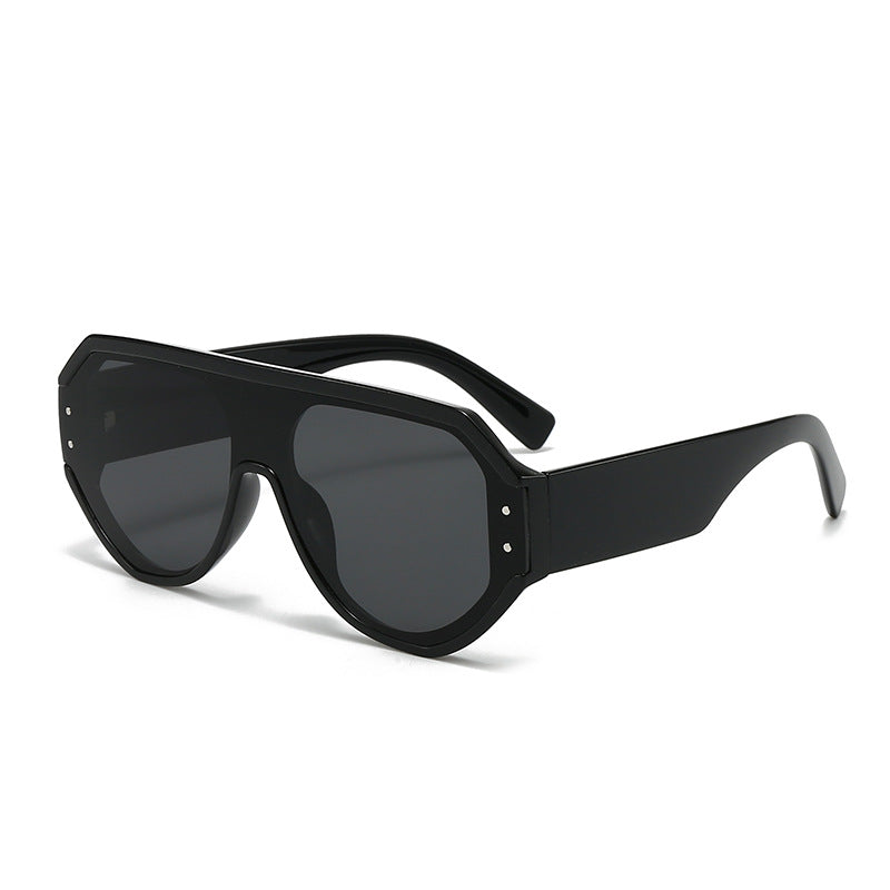 Damen modische oversized Sonnenbrille mit breitem Rahmen Brehn
