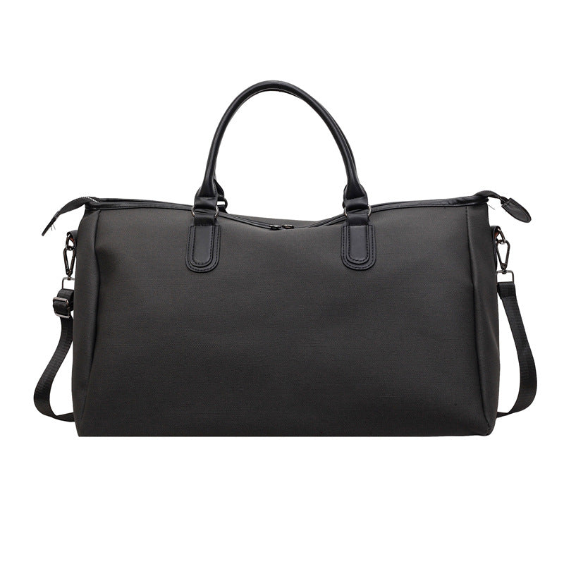 Geräumige Reisetasche mit mehreren Taschen