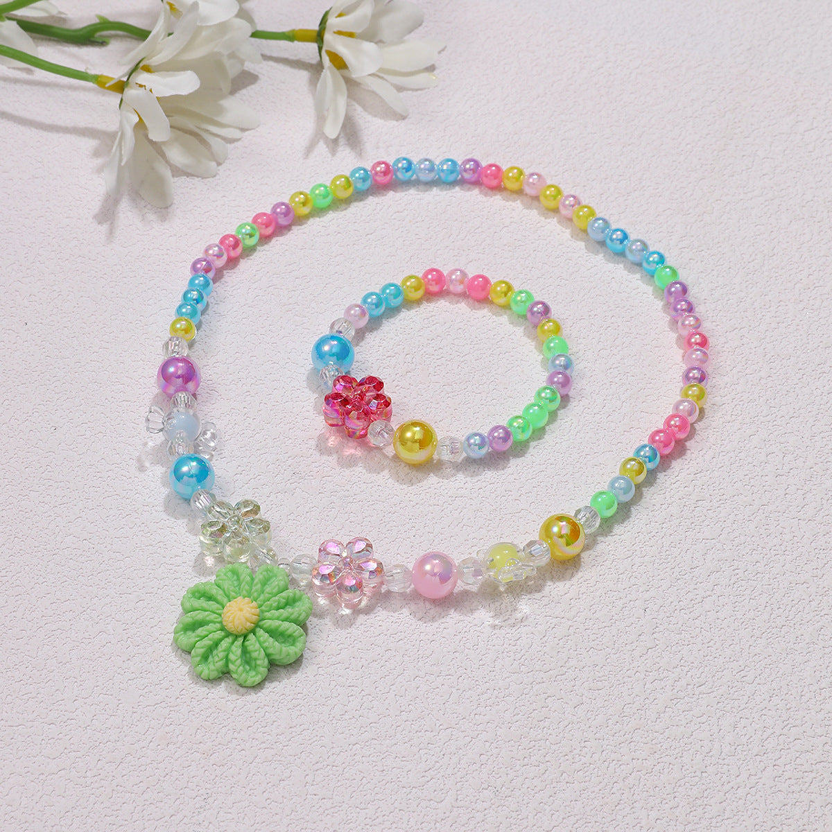 Verspieltes Schmuckset mit Blumenanhänger Brehn