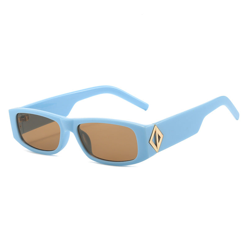 Damen modische Sonnenbrille mit asymmetrischem Rahmen und goldfarbenen Details Brehn