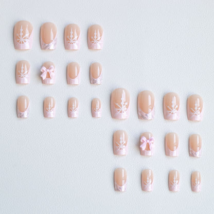 Künstlerisches zierliches florales Nageldesign-Kit