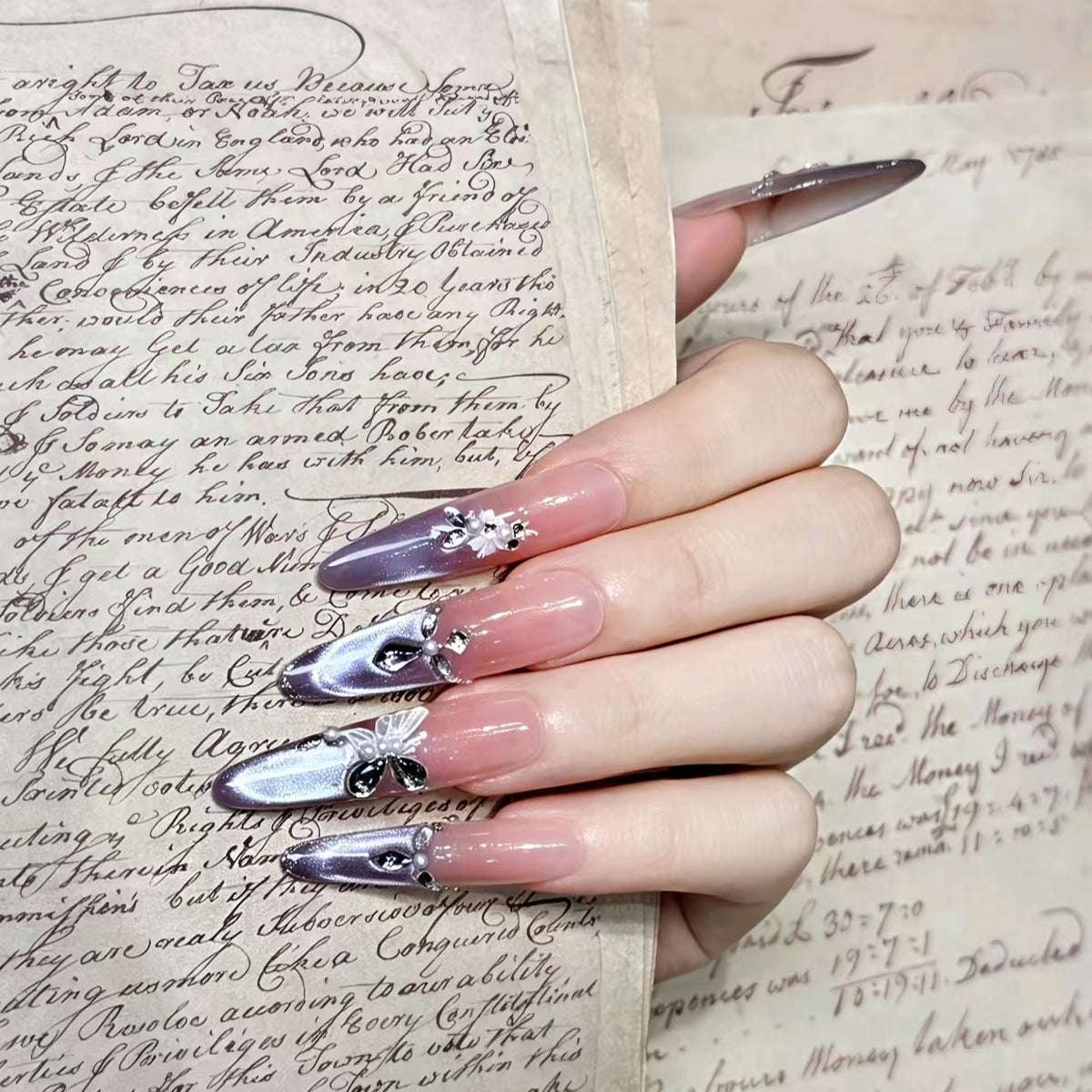 Dekorative Nagelkunst