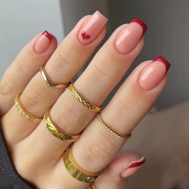 Künstlerisches Herzdesign Press-On Nagelset Brehn