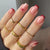 Künstlerisches Herzdesign Press-On Nagelset Brehn