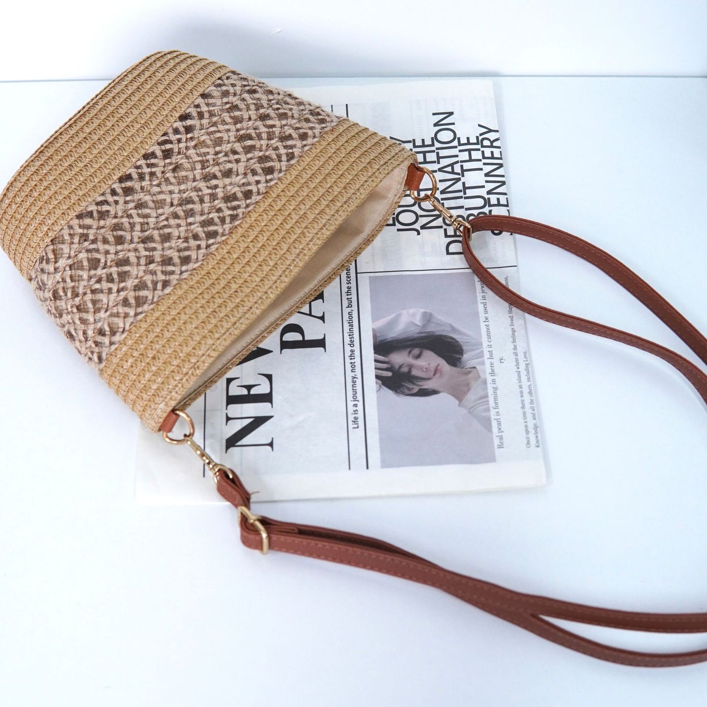 Schultertasche mit Raffinierten Häkel- Sowie Lederakzenten Brehn