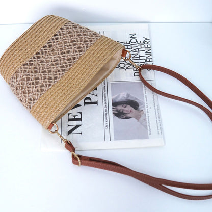 Schultertasche mit Raffinierten Häkel- Sowie Lederakzenten Brehn