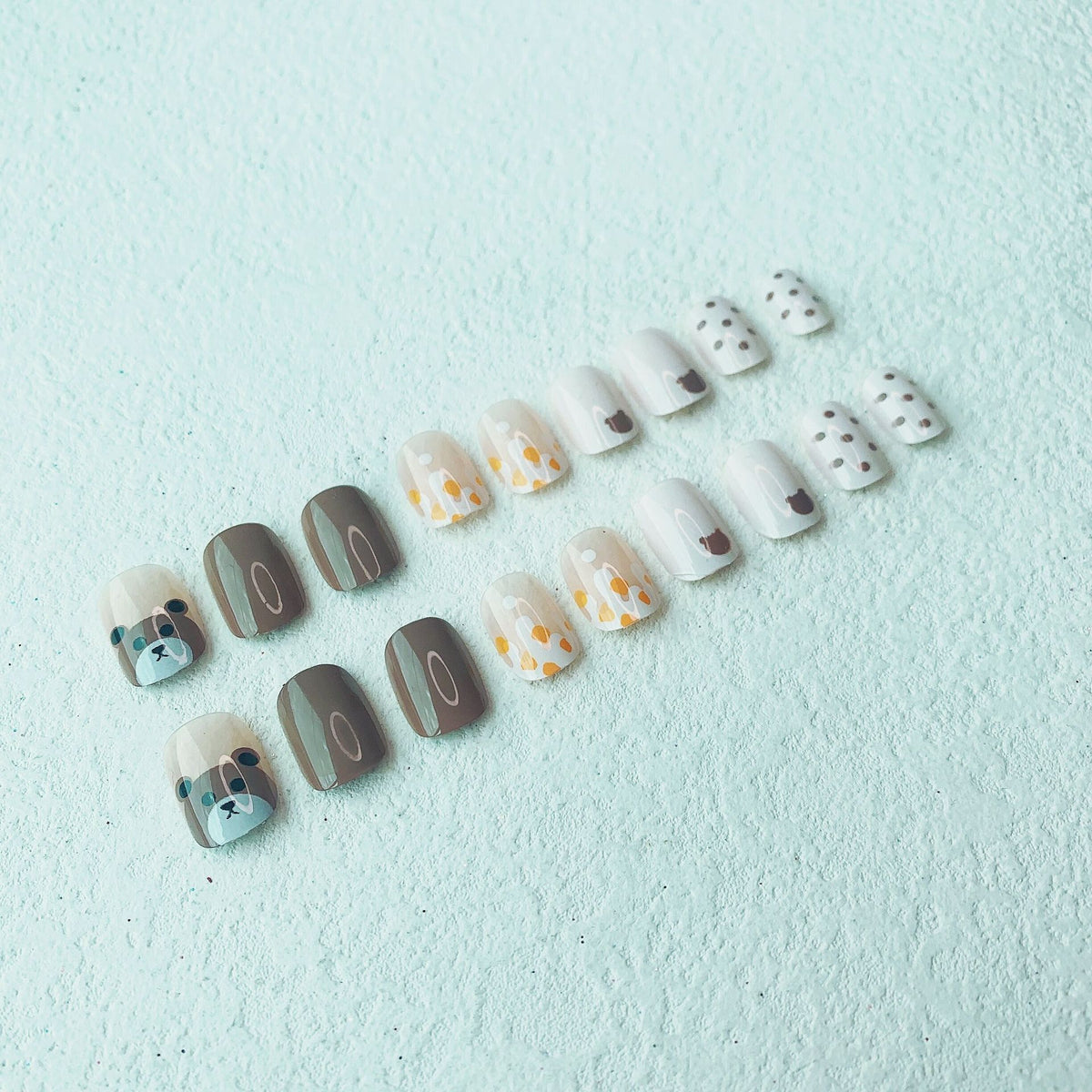 Süßes bärenmotiviertes Nageldesign