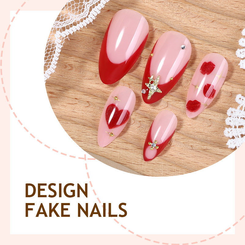 Kreatives Kunstnagelset mit Herzen- und Glitzer-Design Brehn