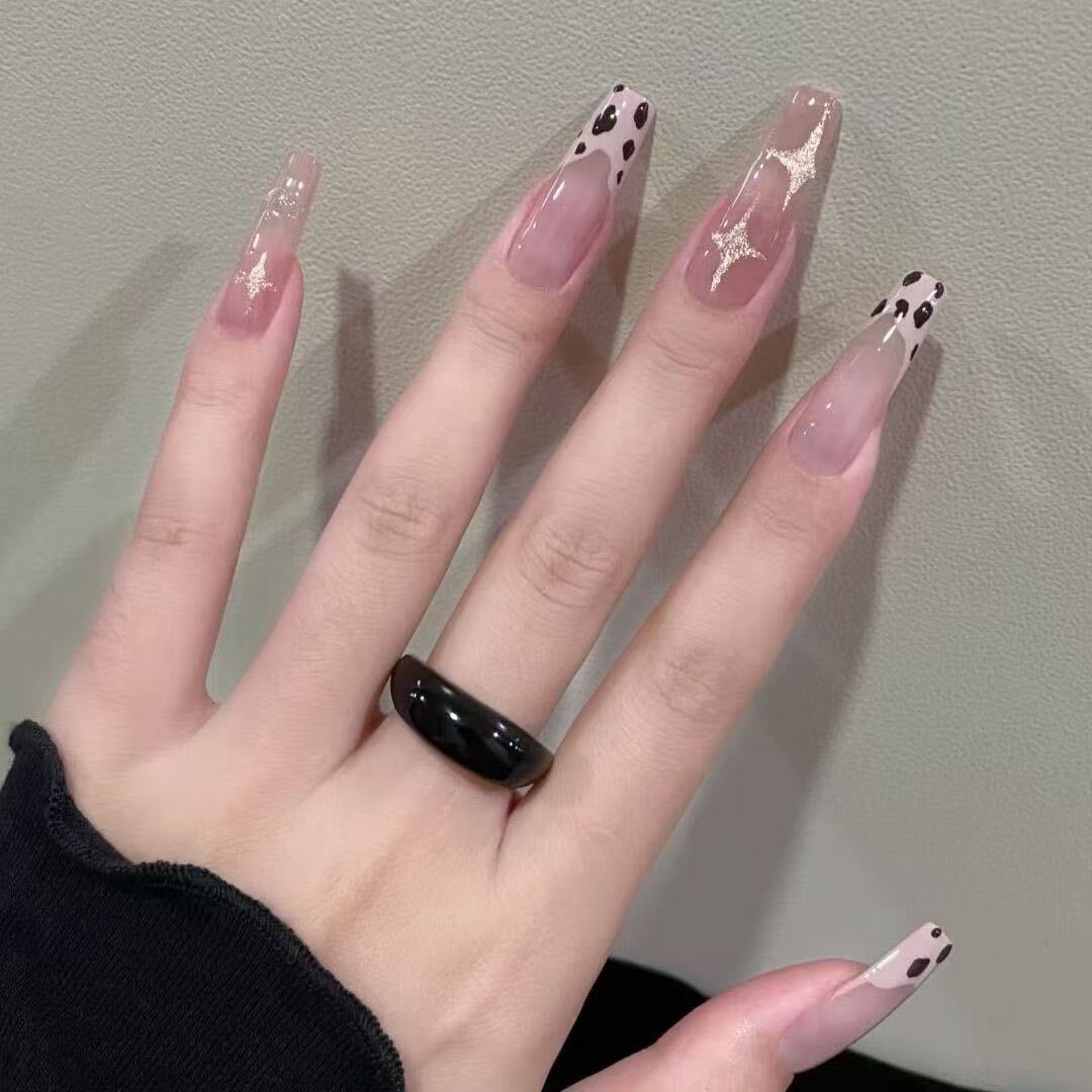Dekorative Nagelkunst Brehn