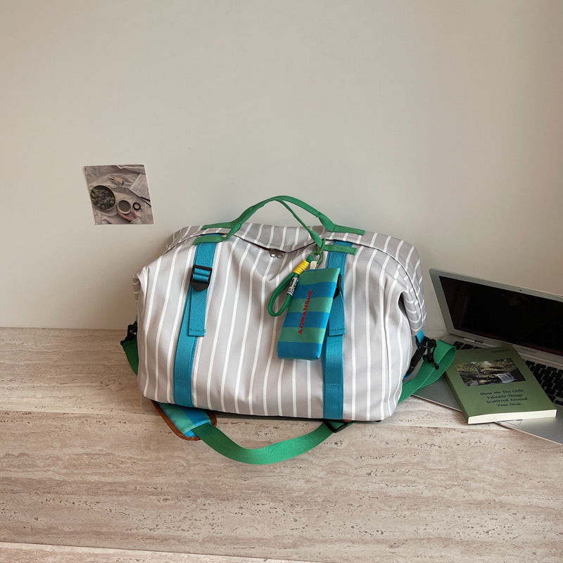 Stylische gepunktete Reisetasche Brehn