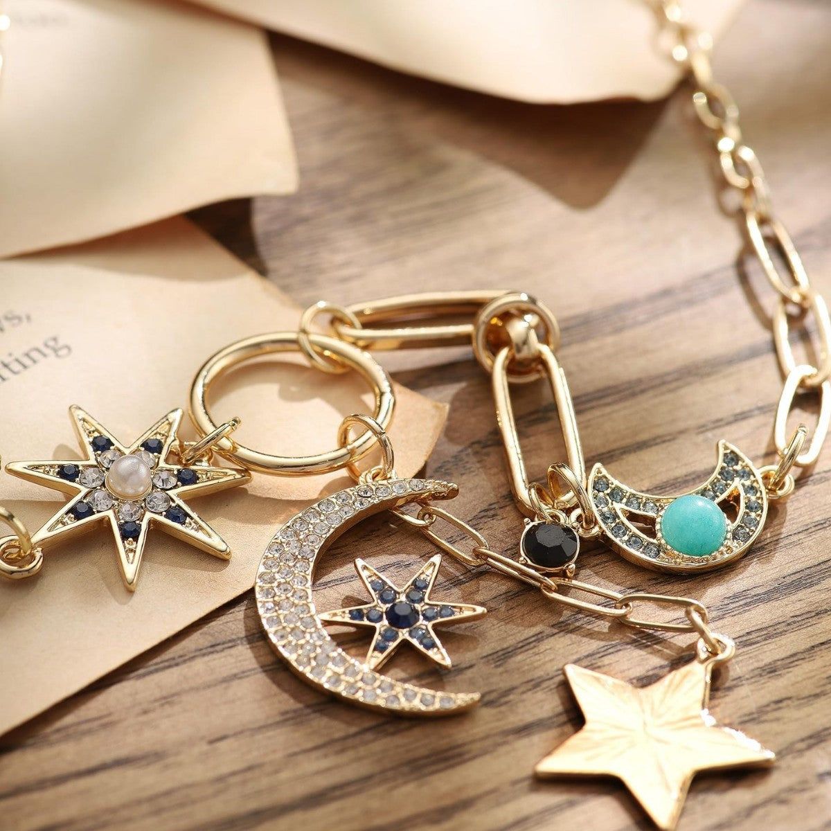 Celestial Charm Geschichtete Halskette Brehn