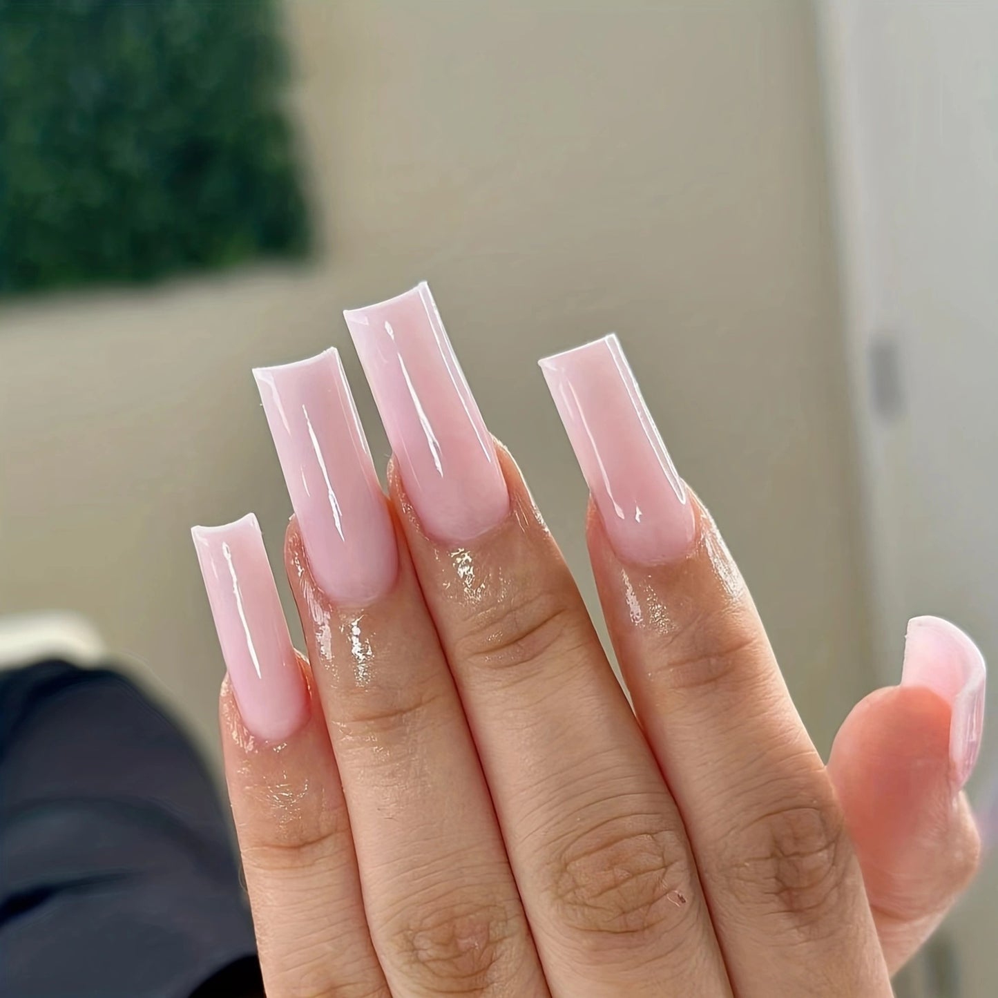 Kunstnagelset mit elegantem Hochglanz und modernem Design Brehn