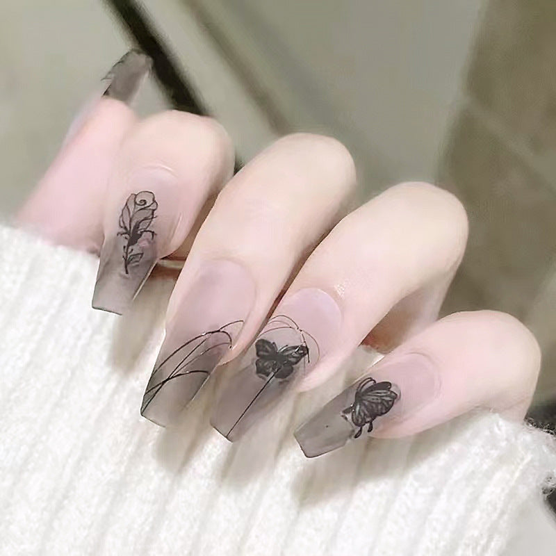 Kunstnägel mit floralen Designs Brehn