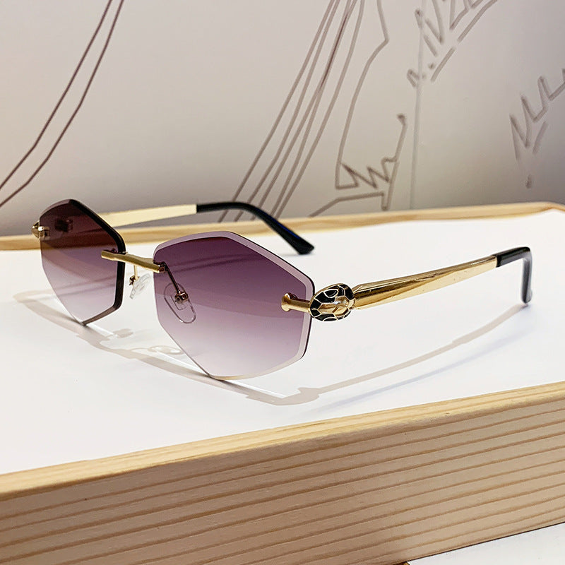 Damen Designer Sonnenbrille mit hexagonalem Rahmen und goldenen Akzenten Brehn