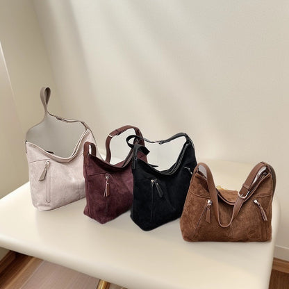 Stylische Wildleder Schultertasche