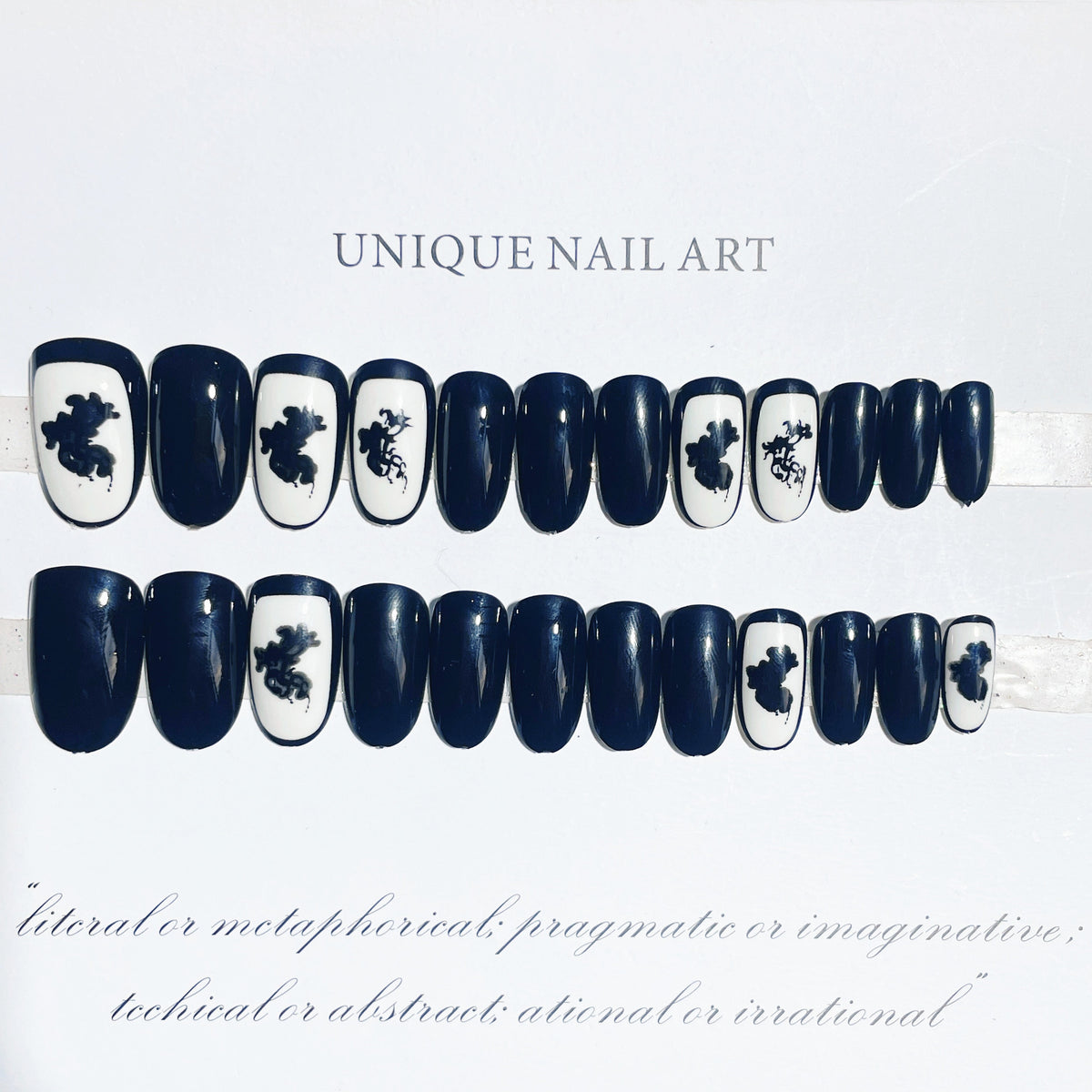 Künstlerisches Press-On Nagelset mit floralen und abstrakten Designs