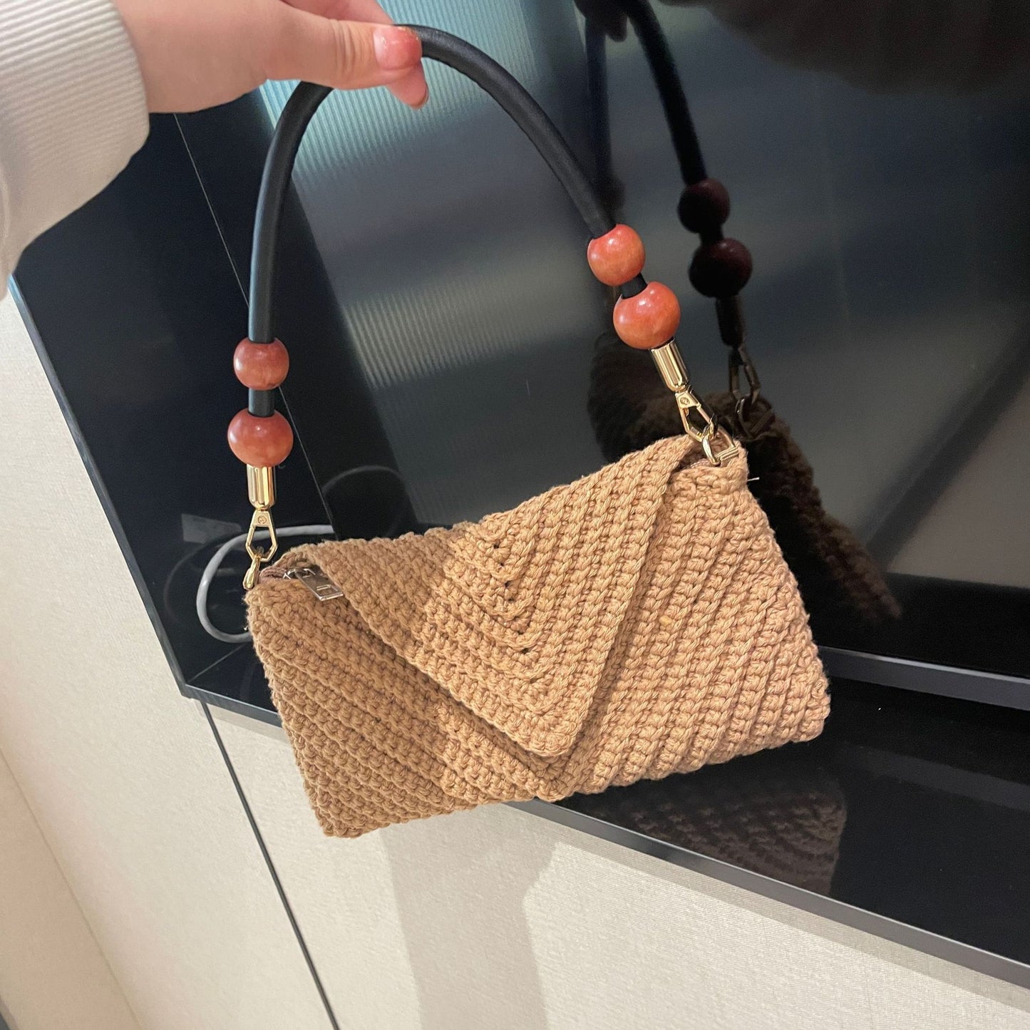 Elegante Geflochtene Schultertasche Brehn