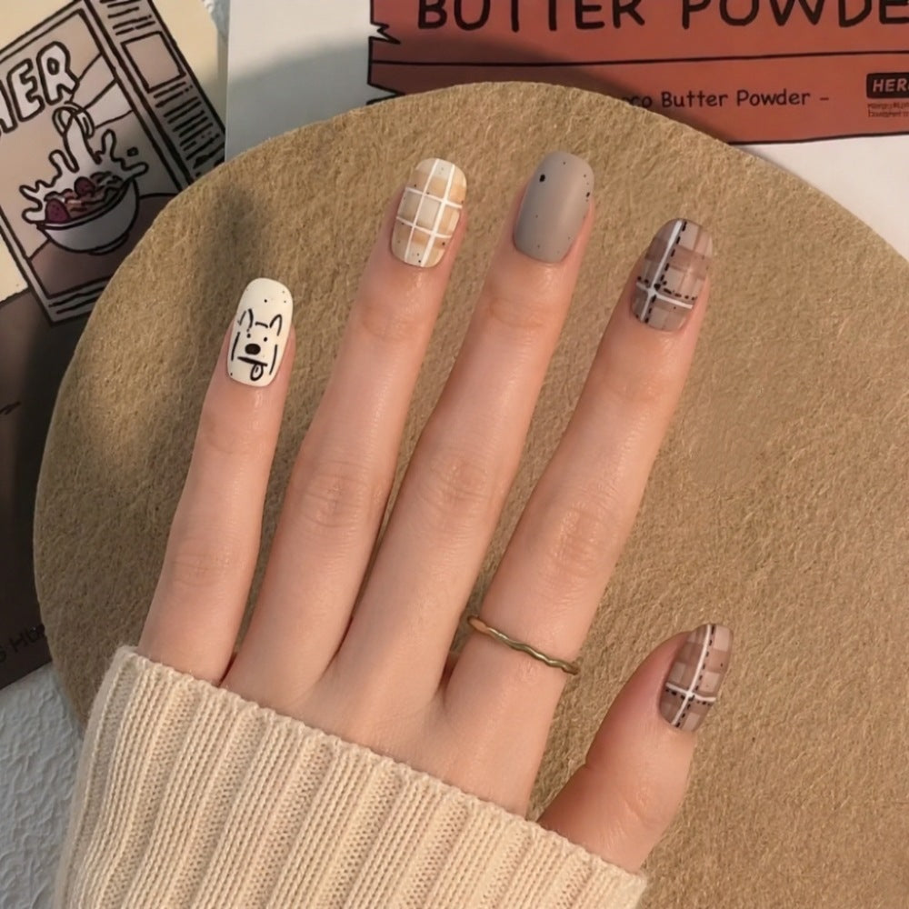 Künstlerisches Press-on-Nagelset mit einzigartigen Charakterdesigns Brehn