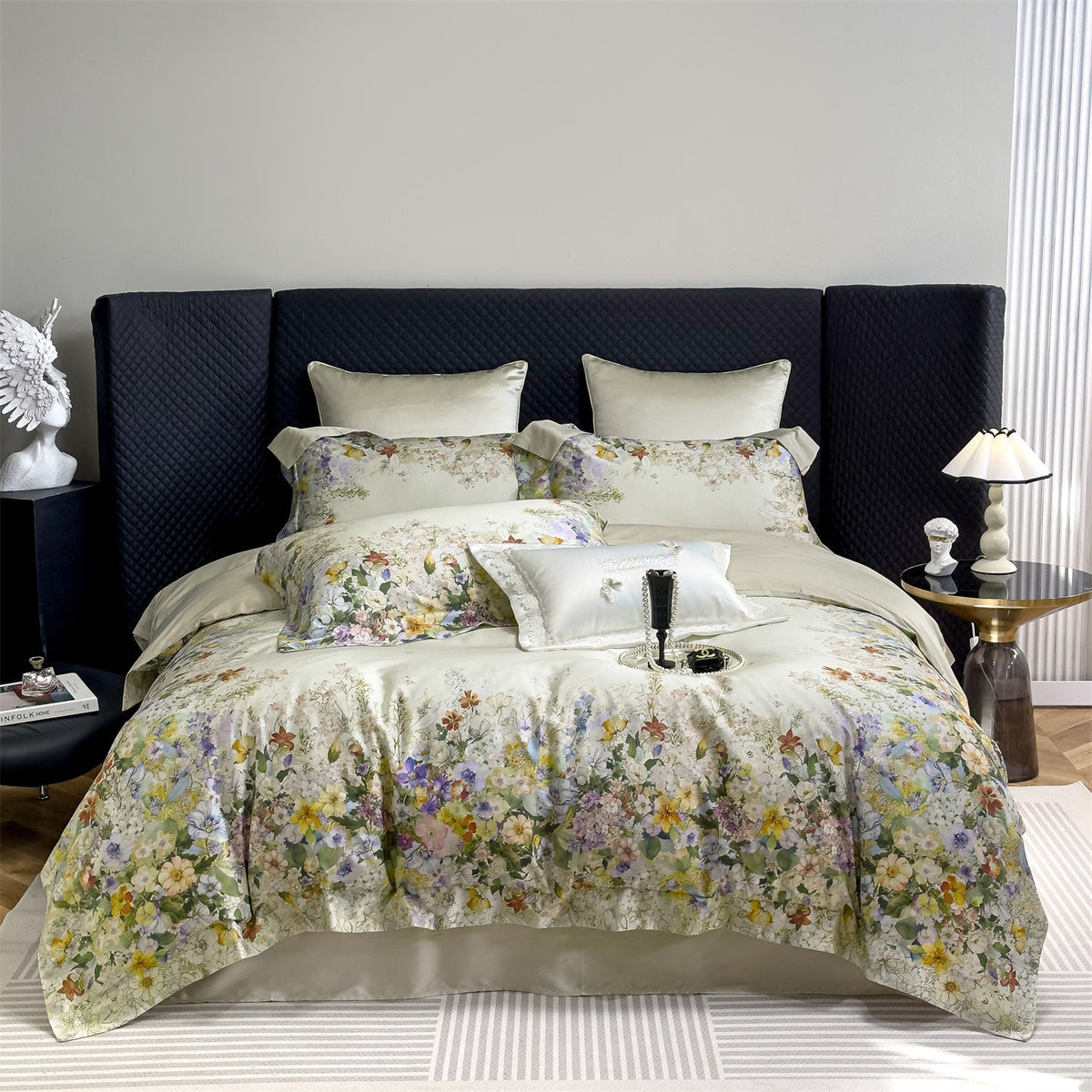 Botanisches Satinmischung Bettwäsche-Set mit umkehrbarem Blumenmuster und mit Paspeln versehenen Kissenbezügen