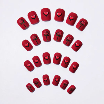 Romantische Blumen- und Herz-Nagelkunst Brehn