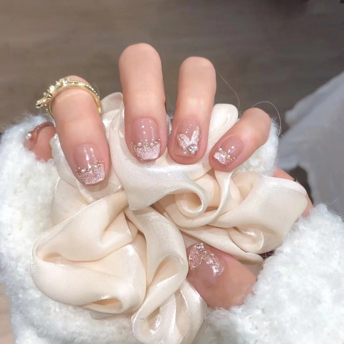 Glamouröse mit Strass besetzte Press-On Nagelkunst Brehn