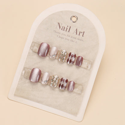Glänzendes Nagelkunstset mit funkelnden Glitzerakzenten Brehn