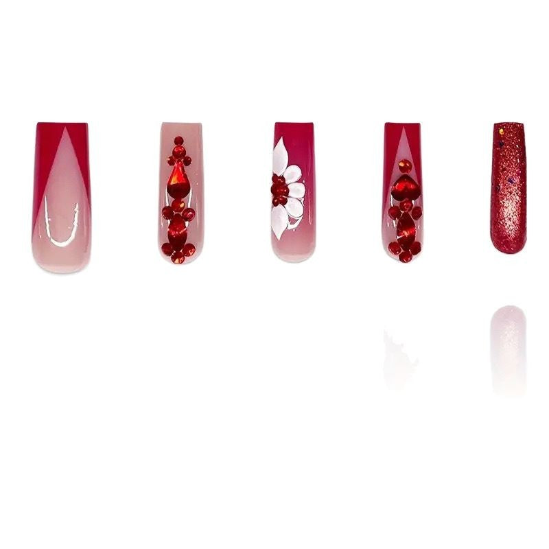 Dekorative Strass Press-On Nagelkunst Brehn
