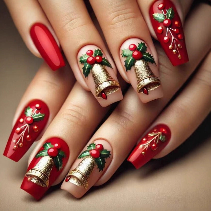 Kunstnagelset mit festlichem Weihnachtsdesign und Glitzerdetails Brehn