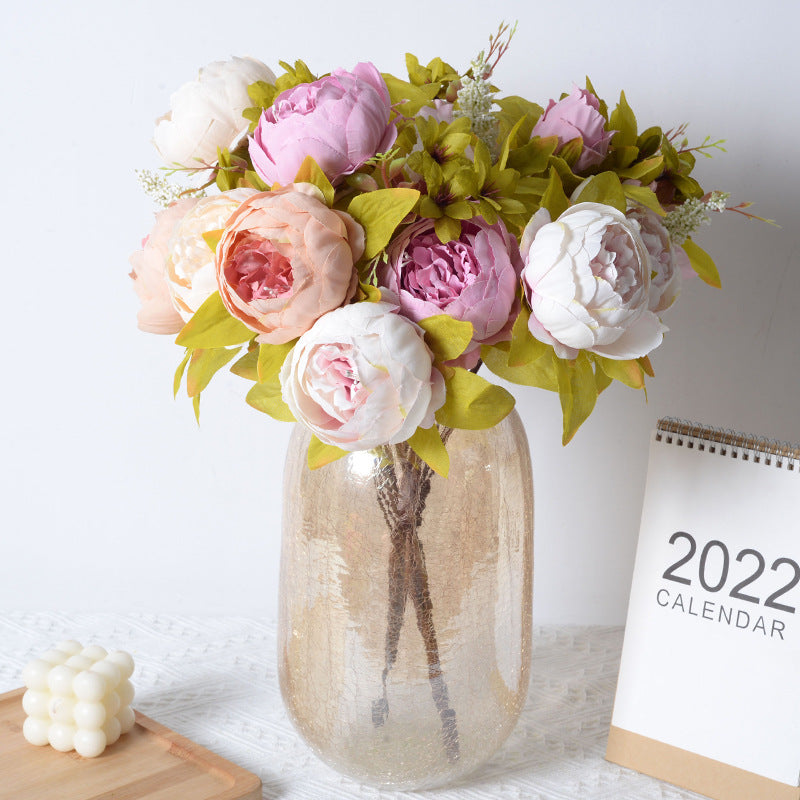 Künstliches Blumenstraußarrangement