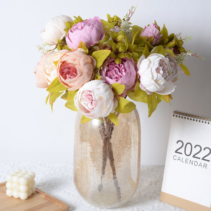 Künstliches Blumenstraußarrangement