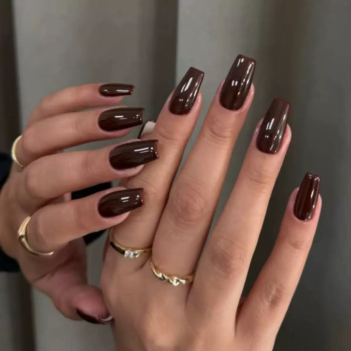 Kunstnagelset mit elegantem Hochglanz und luxuriösem Finish Brehn