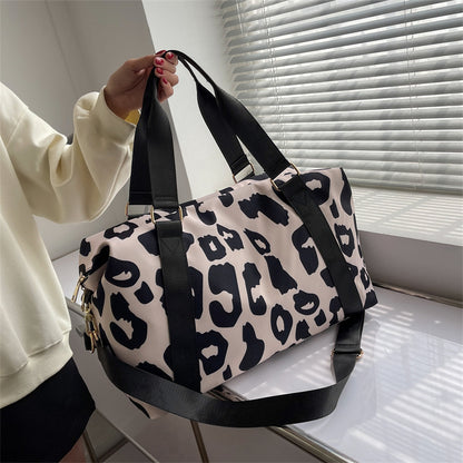 Sportliche Reisetasche mit Modernem Leoparden-Muster Brehn