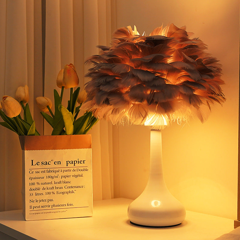 Federstil beleuchtete Tischlampe