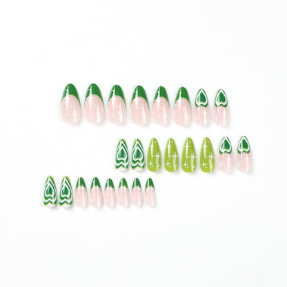 Trendige Nagelkunst im modernen Einhorn-Design Brehn