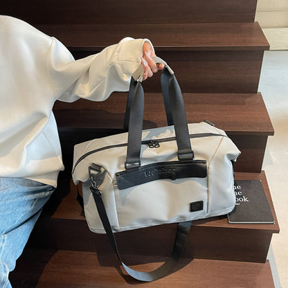 Multifunktionale Sport-Duffel-Tasche mit verstellbaren Trägern